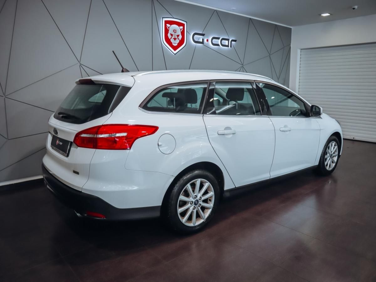Ford Focus, 1.5 EcoBoost Titanium - fotka 6
