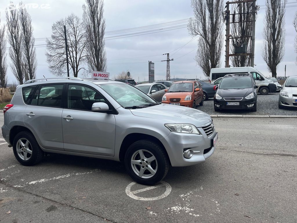 Toyota Rav4, fotka 4