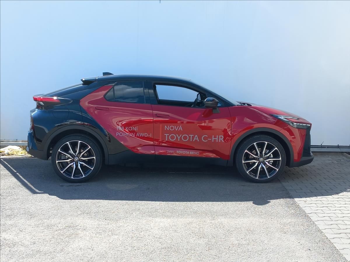 Toyota C-HR, 2,0 Plug-in Hybrid  e-CVT 223k - fotka 2