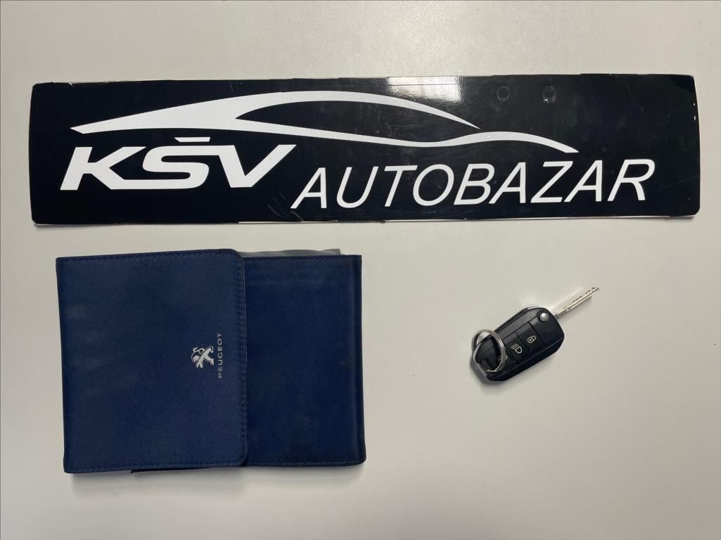 Peugeot 208, 1,0 - fotka 2