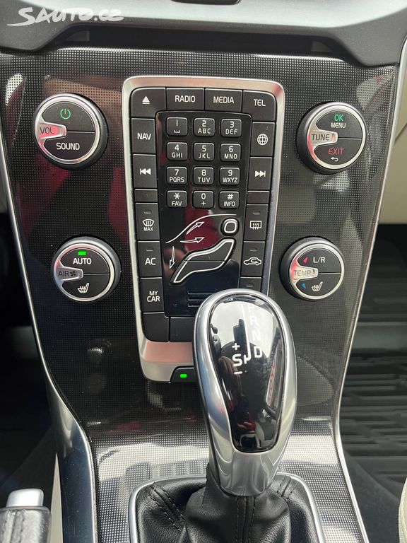 Volvo V40, fotka 29