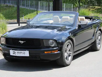 Ford Mustang, 4.0L V6 / LPG / 155kW / Manuál