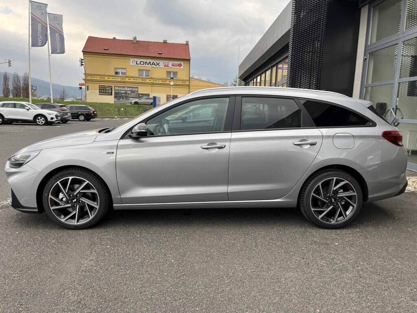 Hyundai i30, MY23 N Line 1,5 T-GDI MHEV 117 - fotka 2
