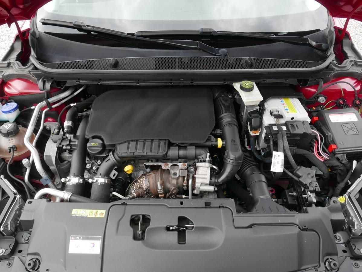 Peugeot 308, 1,2 SW 96kW Automat Nepojízdné - fotka 4