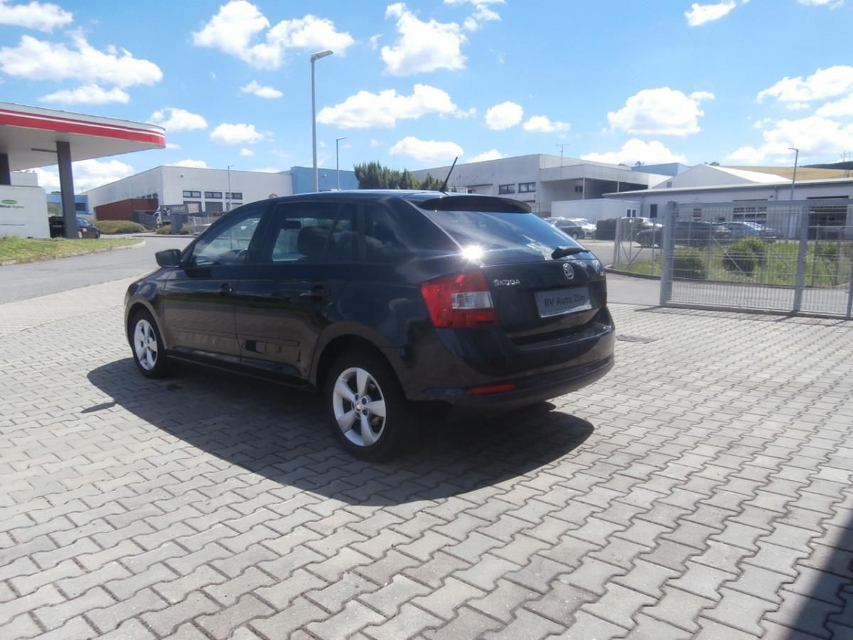 Škoda Rapid, 1.6 TDI 66kW Navi - fotka 3