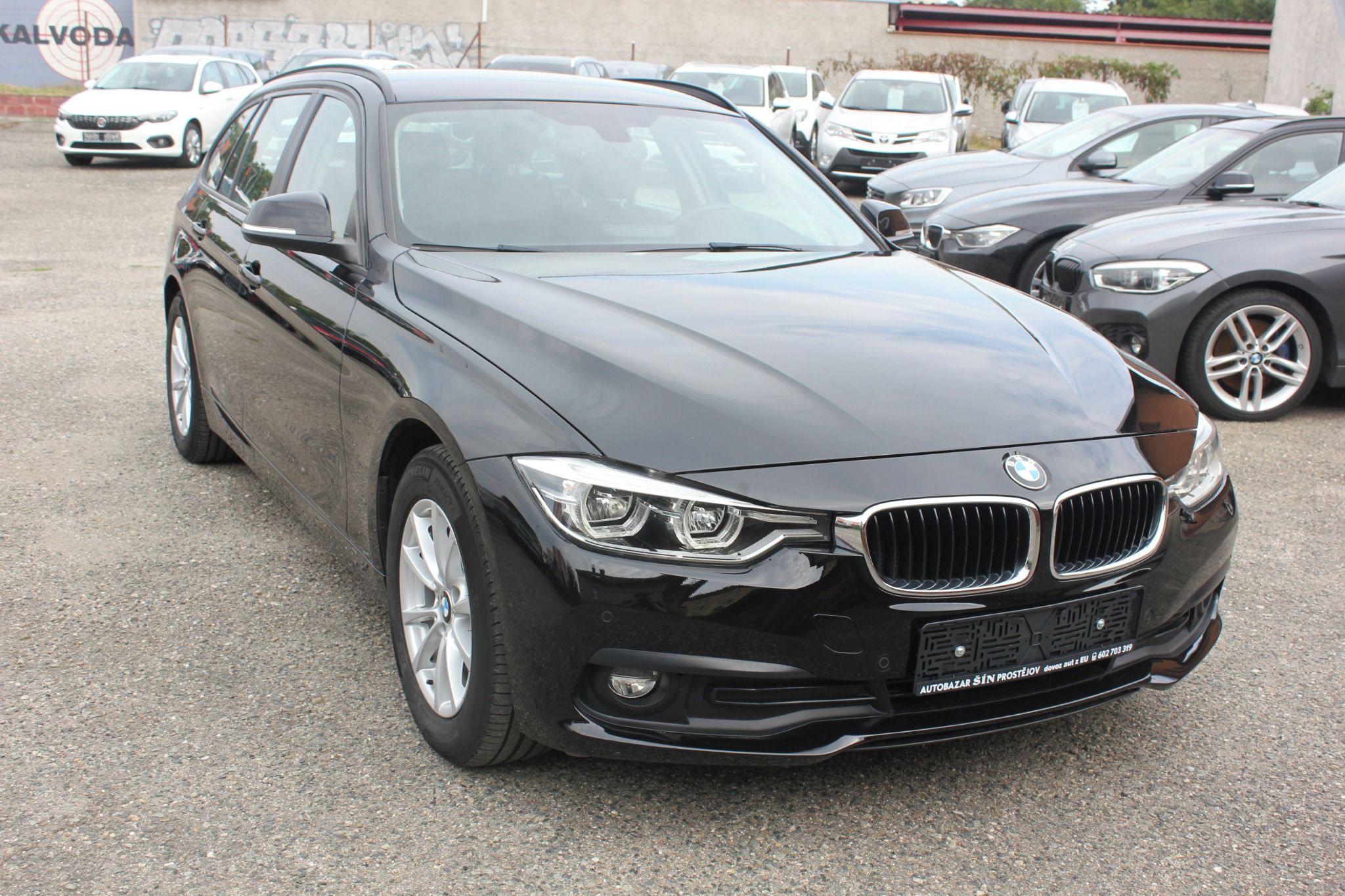 BMW Řada 3, 318D, FULL LED, NAVI, MANUÁL