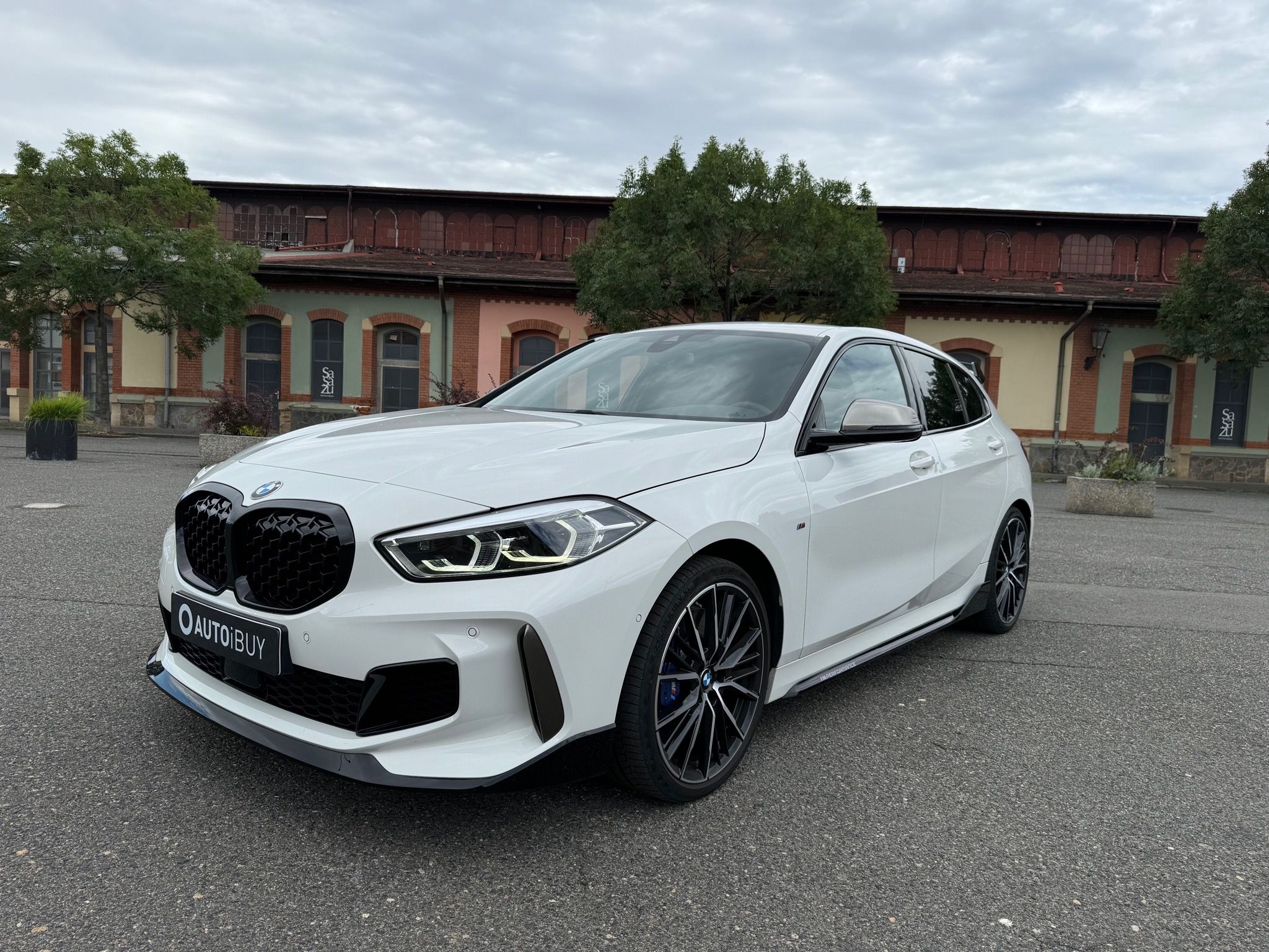 BMW Řada 1, M135i xDRIVE M PERFORMANCE - fotka 6