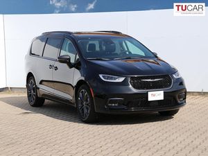 Chrysler Pacifica, Touring L AWD Road Tripper