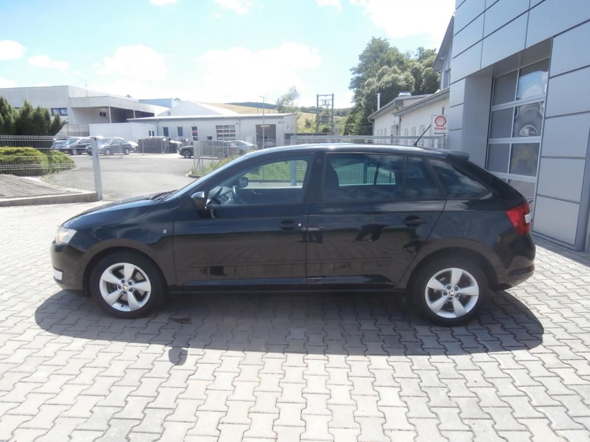 Škoda Rapid, 1.6 TDI 66kW Navi - fotka 2
