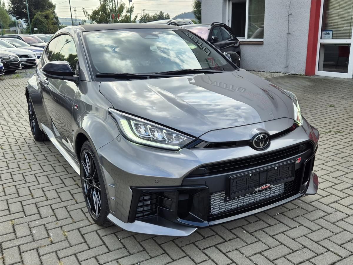 Toyota GR Yaris, 1,6 GR 8AT 4x4 FACELIFT *NOVÝ - fotka 4