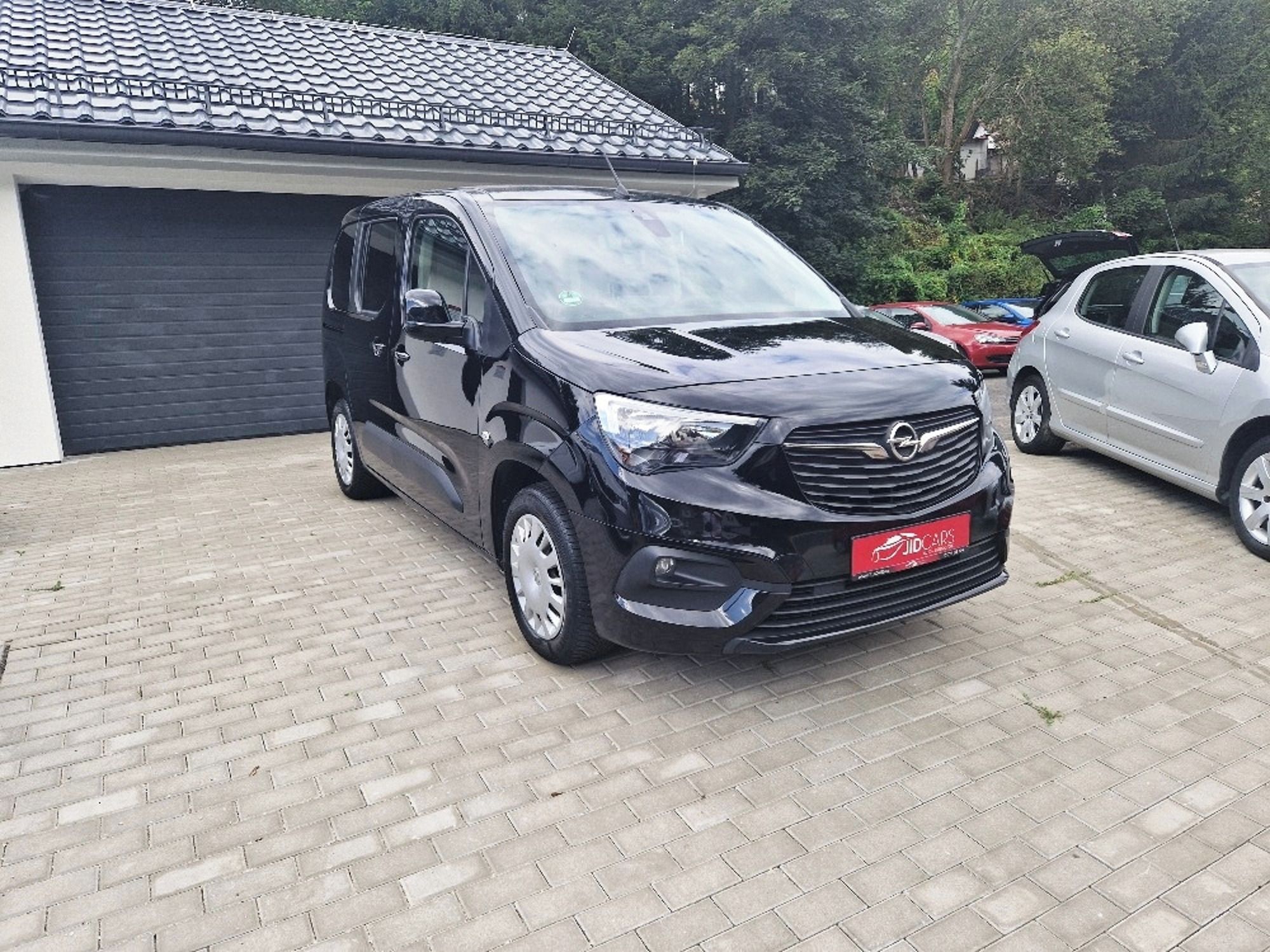 Opel Combo, 1.5 TDCi (96 kW), 5 míst, NAVI