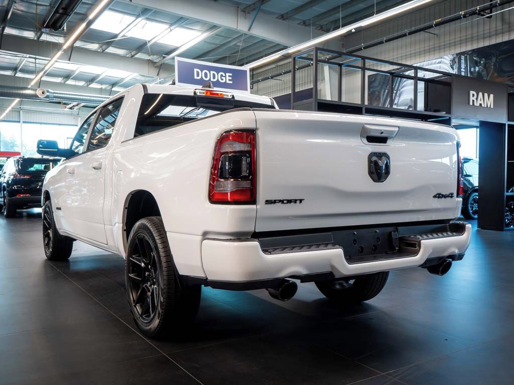 Dodge Ram, 5.7 eTorque Sport Night Edit - fotka 3