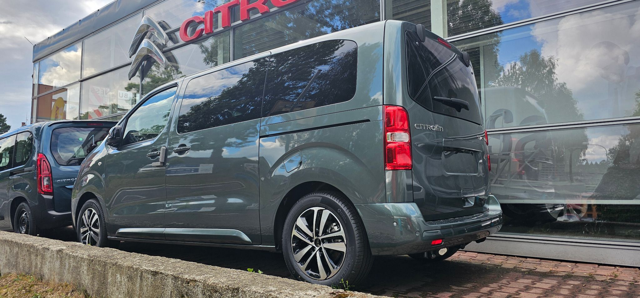 Citroën SpaceTourer, SPACETOURER FEEL XL 2.0 EAT8 - fotka 2