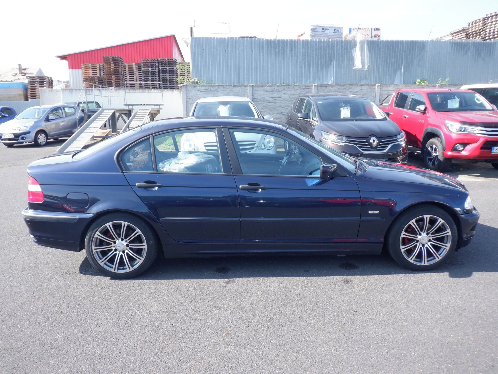 BMW Řada 3, 316i 1.8i - fotka 4