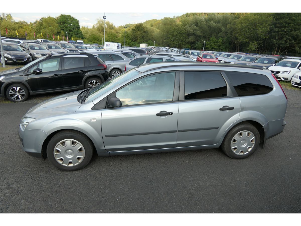 Ford Focus, 1,6 85KW KLIMA - fotka 3