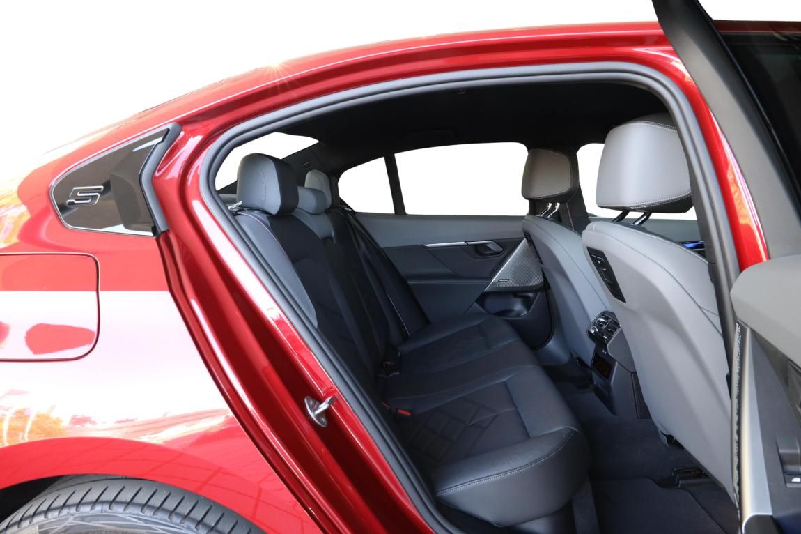 BMW i5, eDrive40 Sedan - fotka 6