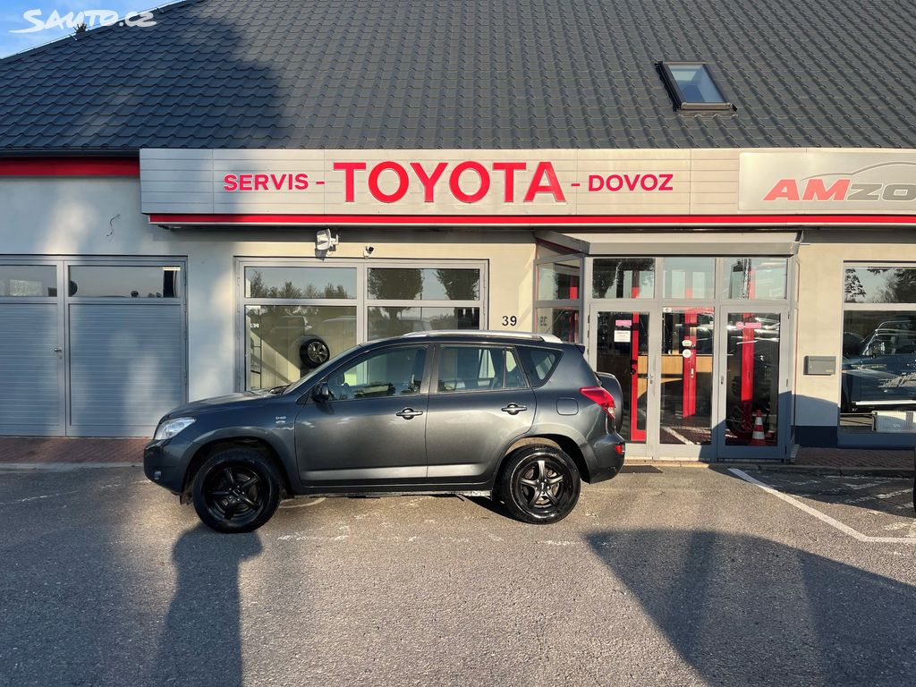 Toyota Rav4, fotka 2