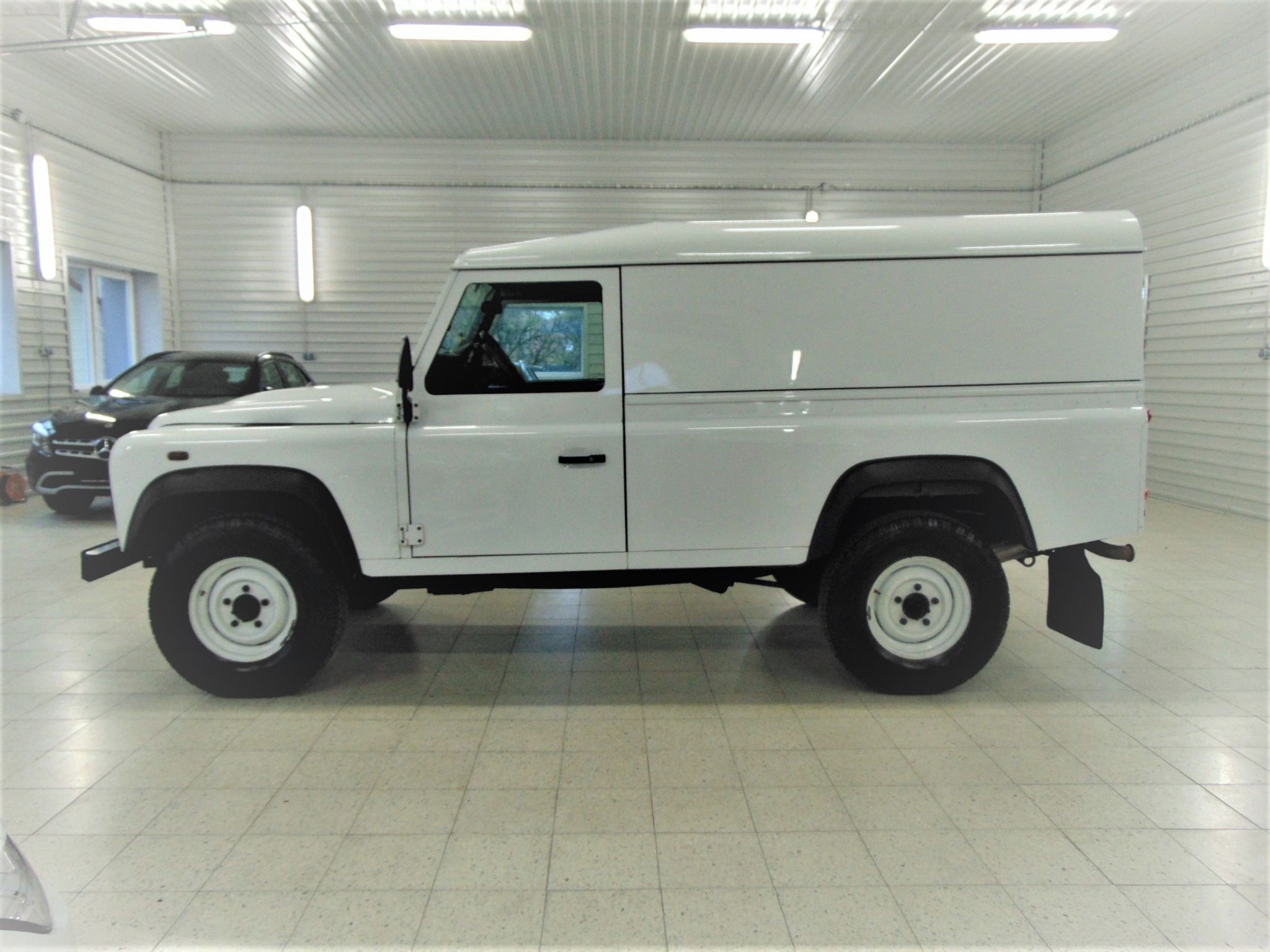 Land Rover Defender, 2.2 TD4 HARDTOP KLIMA - DPH - fotka 2