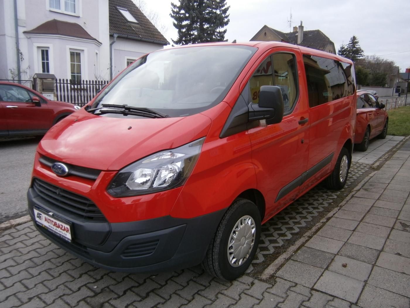 Ford Transit Custom, 2,2 TDCI 6MÍST - fotka 3