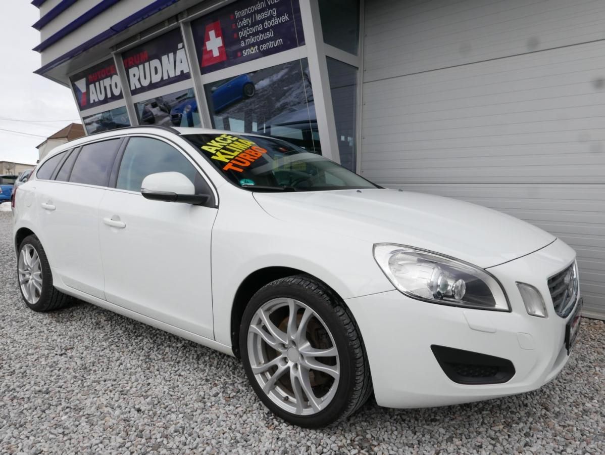 Volvo V60, 2,0T 203PS Xenony/Navi - fotka 6