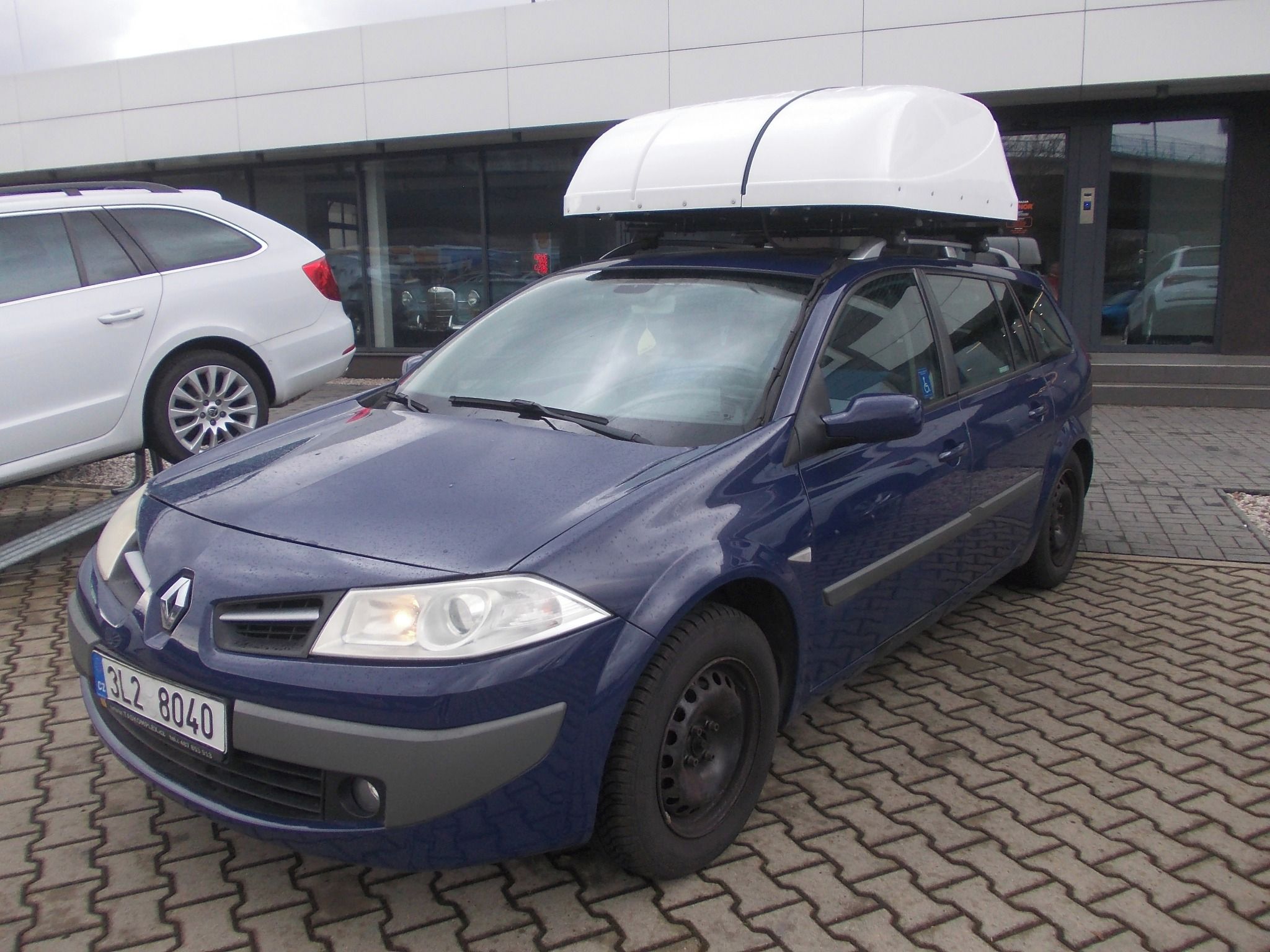 Renault Mégane, II 1.6 i ÚPRAVA PRO VOZÍČKÁŘE - fotka 2