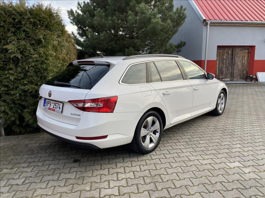 Škoda Superb, 2,0 TDI  Ambition / NAVI - fotka 6