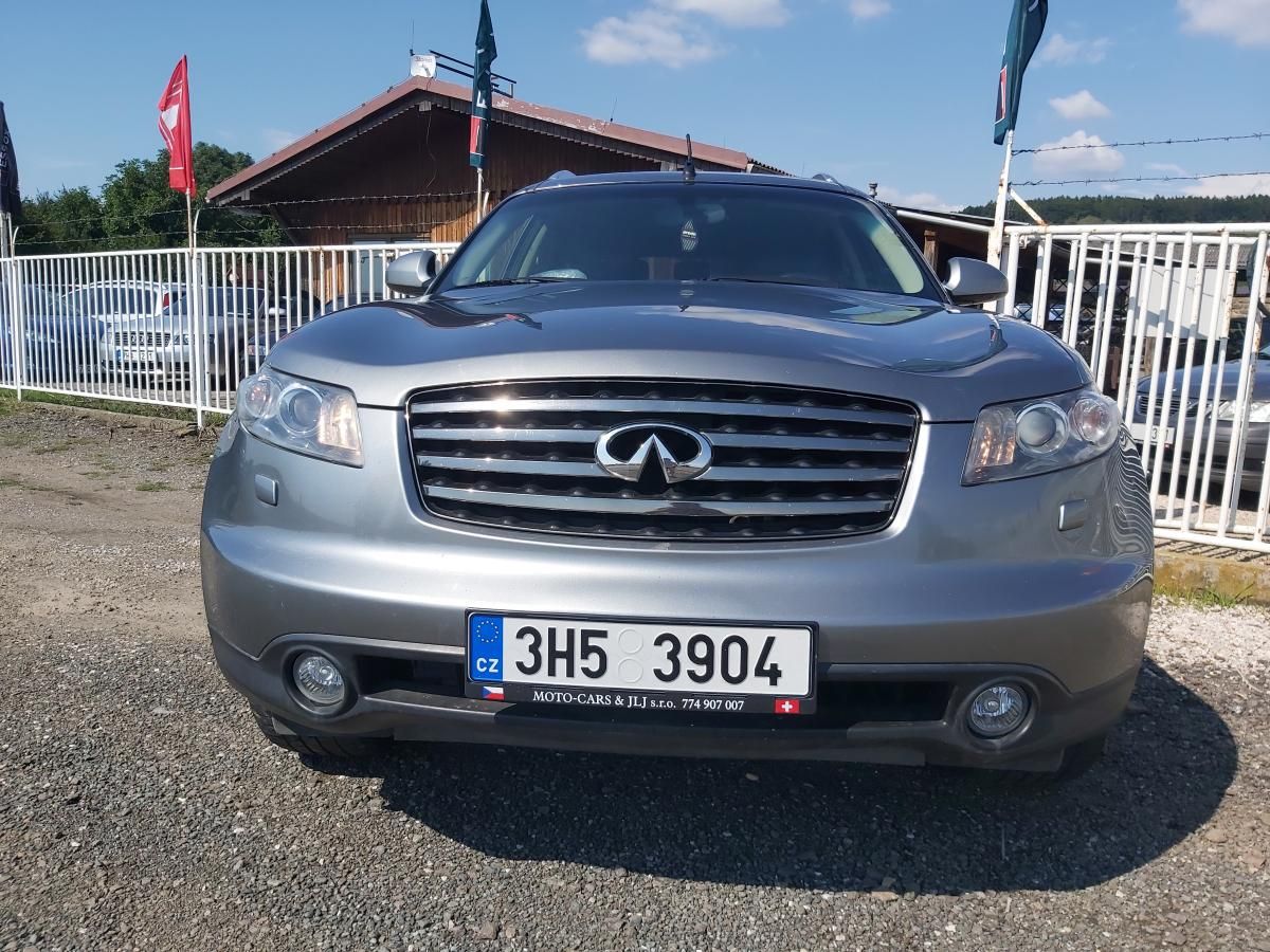 Infiniti FX45, 4,5 232KW V8