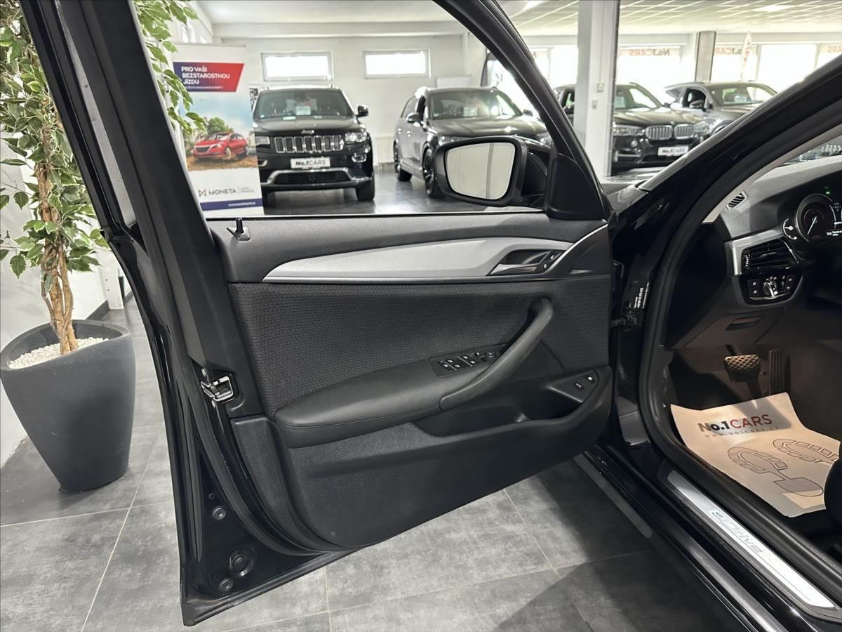 BMW Řada 5, 2,0   530E PLUG-IN FULL LED TO - fotka 6