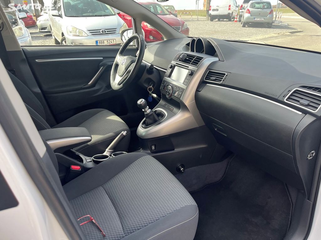 Toyota Verso, fotka 13
