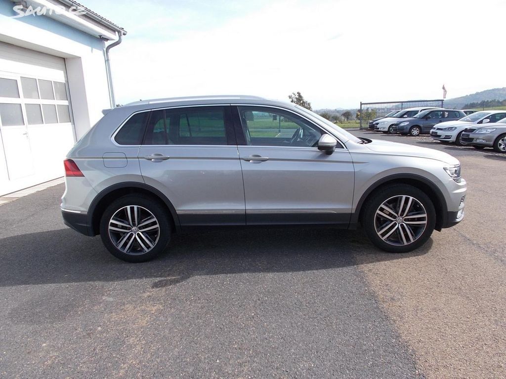 Volkswagen Tiguan, 2,0 TDI, 140kW,4X4,LED,Pano - fotka 4