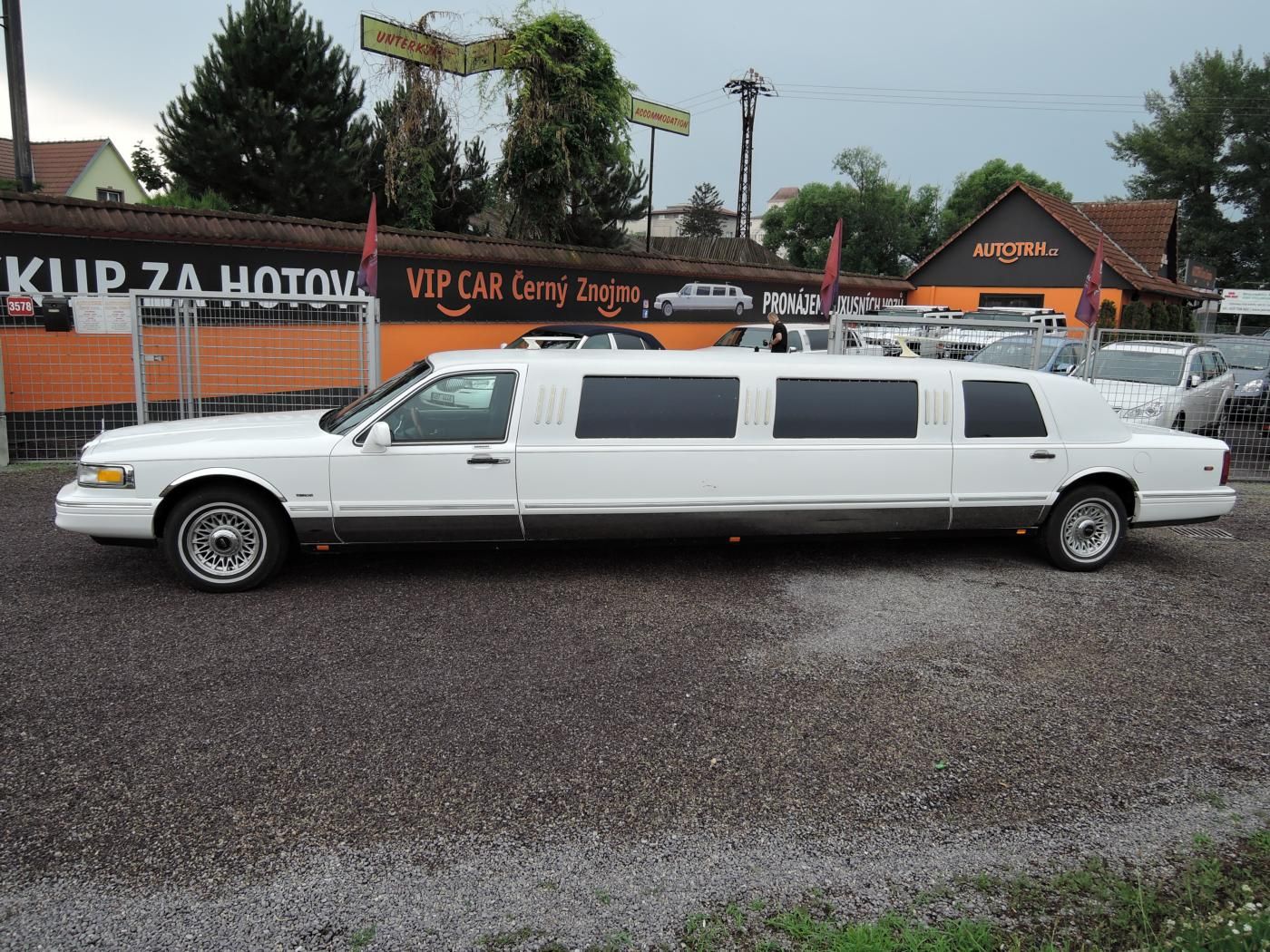 Lincoln Town Car, 4,6 Limuzína 9.m Pronájem - fotka 4