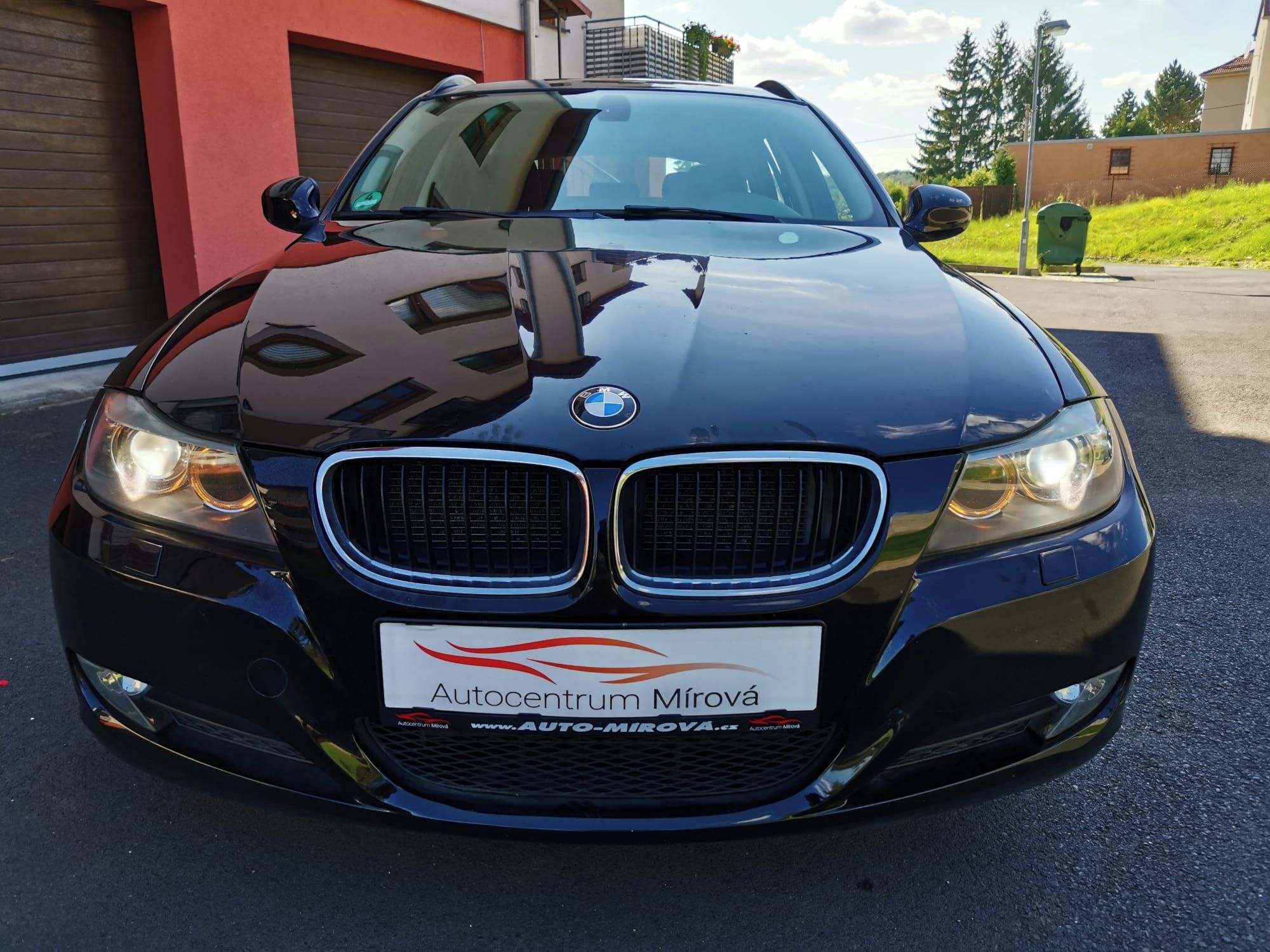 BMW Řada 3, 318d,navi,xenon - fotka 4