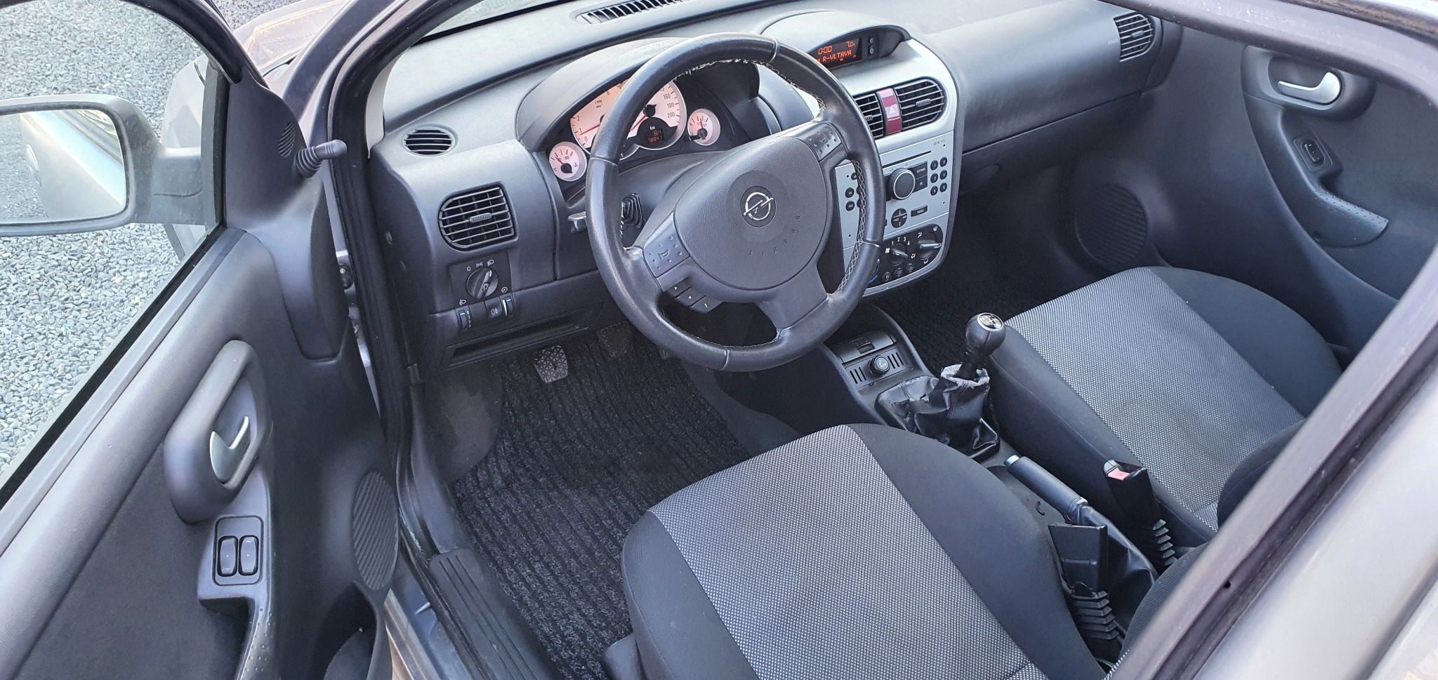 Opel Corsa, 1.3 CDTi KLIMA - fotka 5
