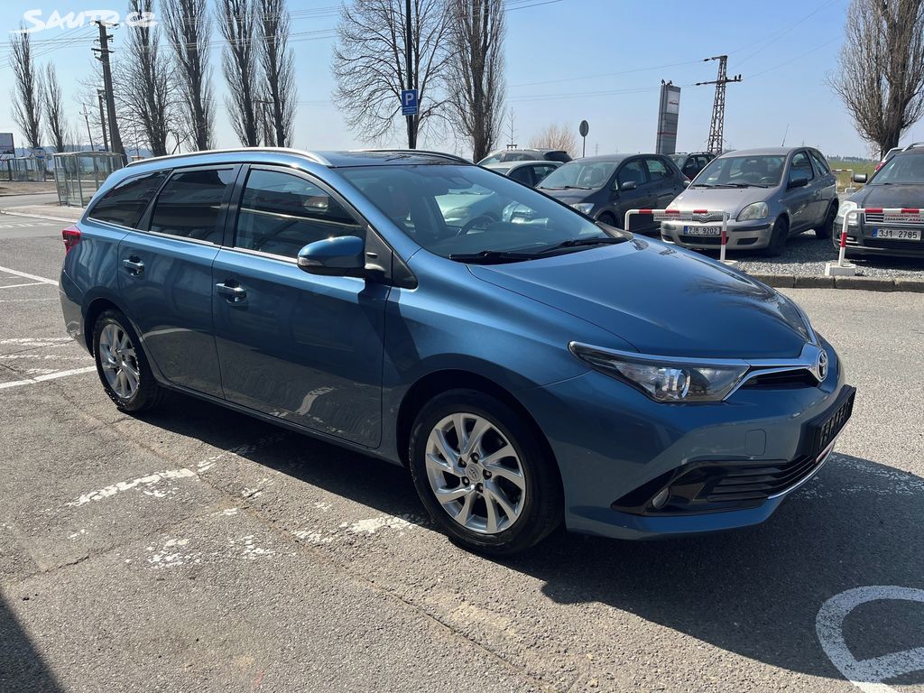 Toyota Auris, fotka 4