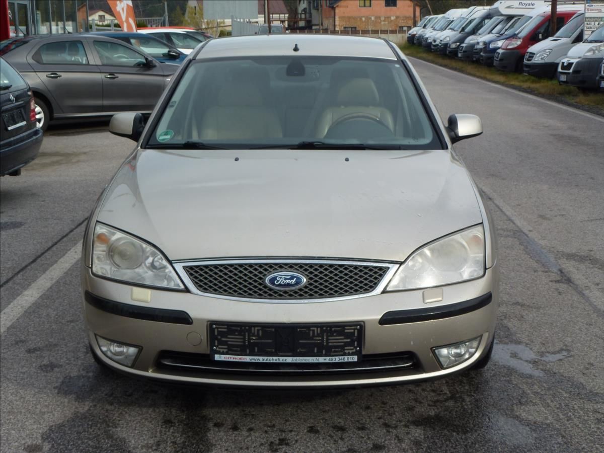 Ford Mondeo, 2,5 i V6 24V Ghia Automat - fotka 2