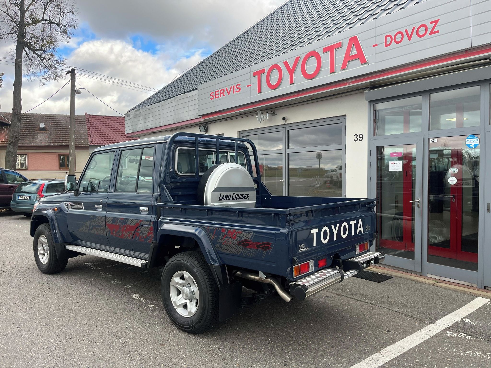 Toyota Land Cruiser, HZJ79 4,5 D-4D V8 - fotka 4