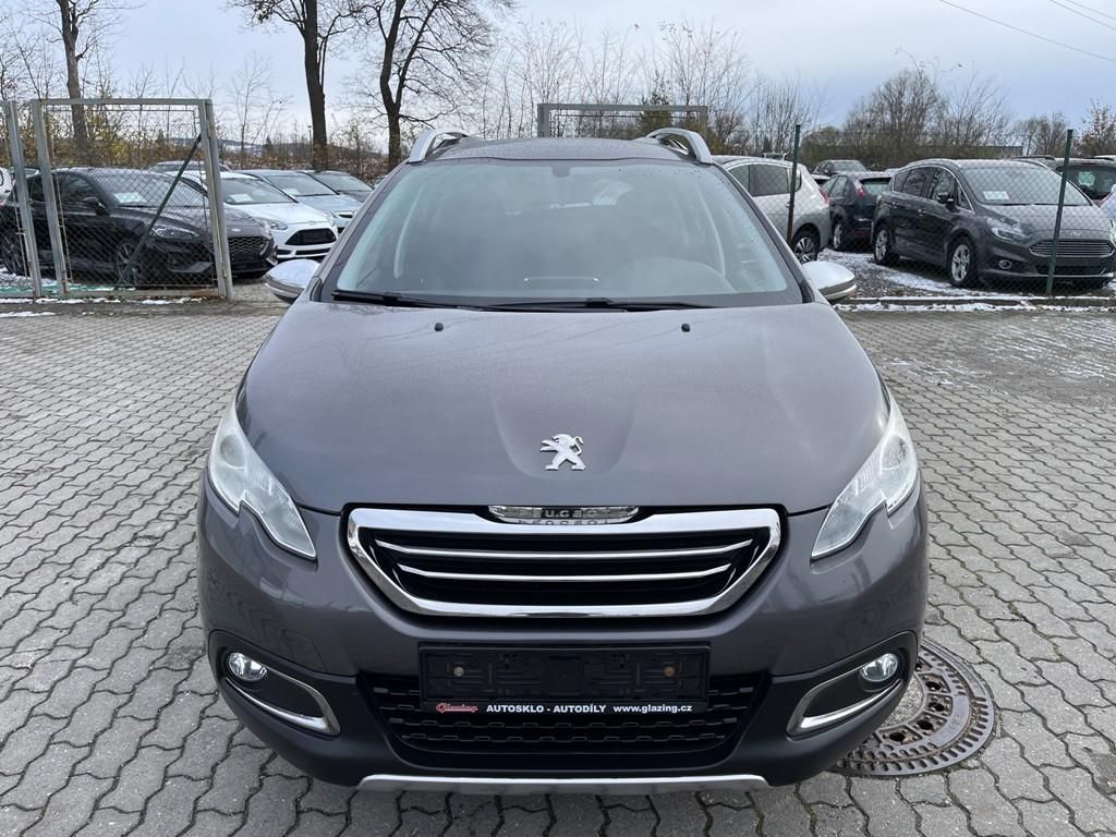 Peugeot 2008, Style 1.2 PureTech serviska - fotka 2