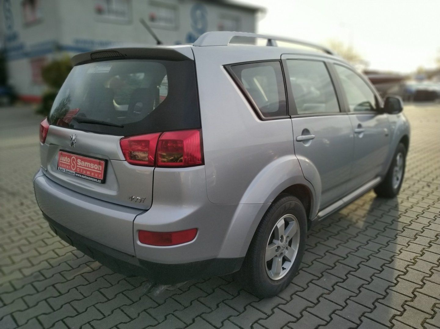 Peugeot 4007, 2,2 HDi 115kW 4x4  7-MÍST - fotka 5