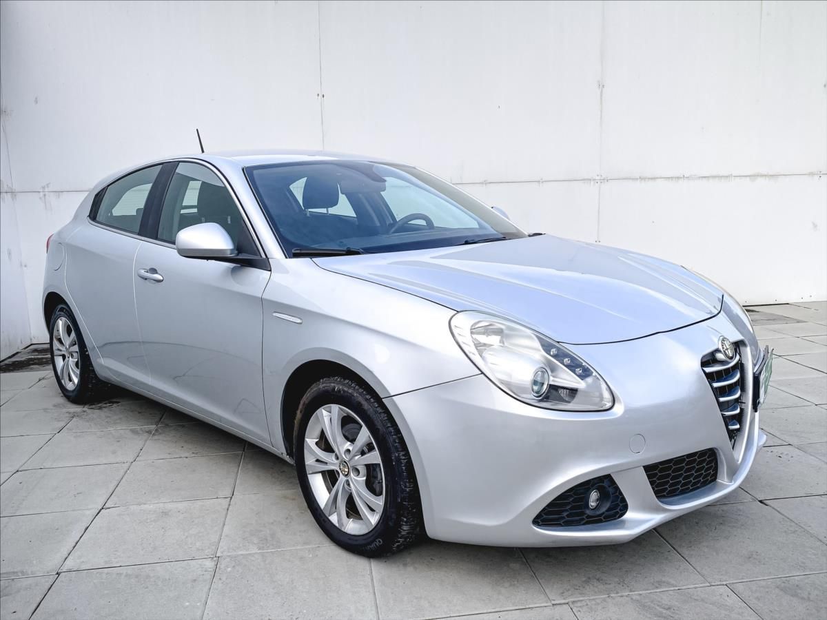 Alfa Romeo Giulietta, 1,6 JTD AUT. KLIMA TEMPOMAT - fotka 5