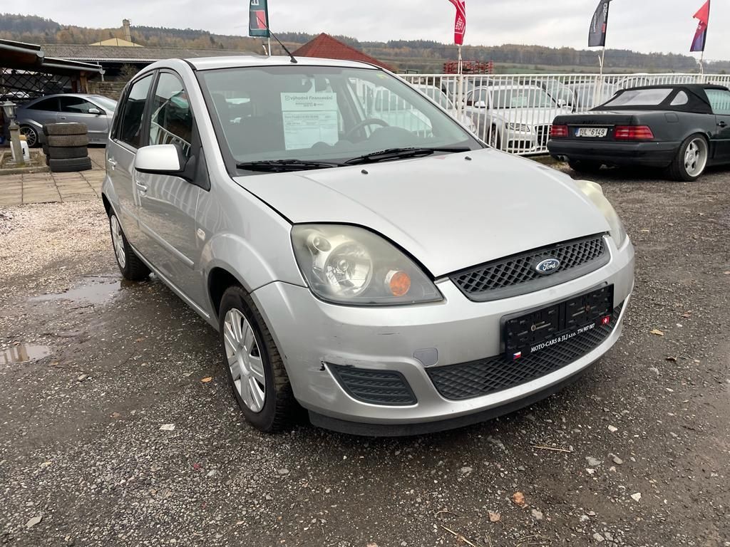 Ford Fiesta, 1,4 16V 59 KW - fotka 6
