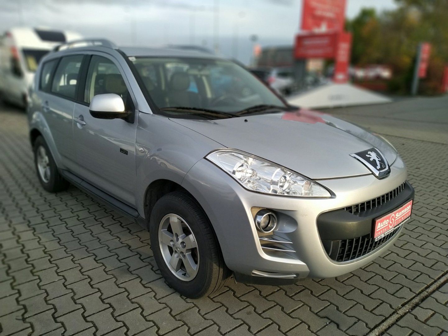 Peugeot 4007, 2,2 HDi 115kW 4x4  7-MÍST - fotka 3