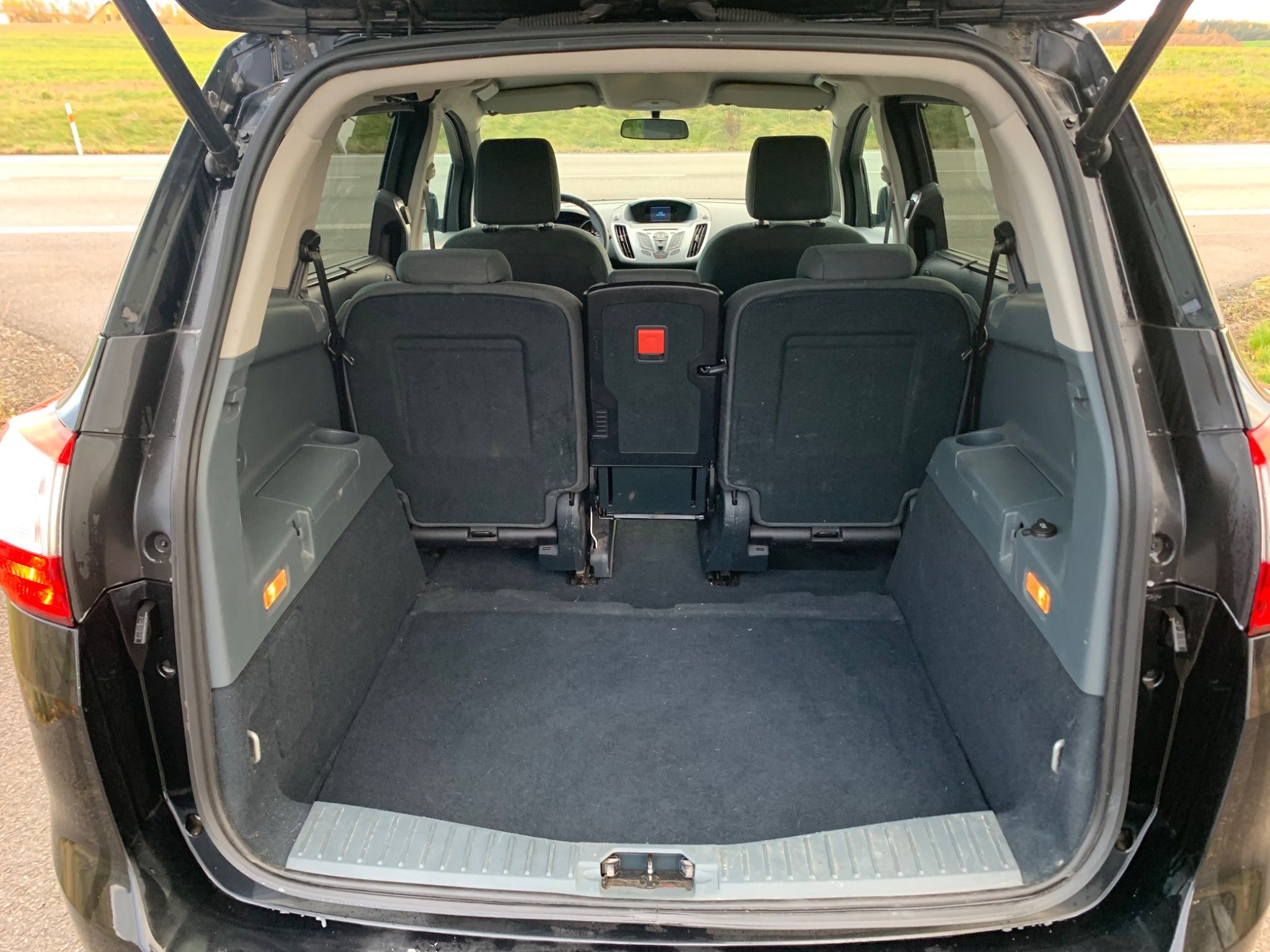 Ford Grand C-MAX, 1.6TDCi 85kW - fotka 6