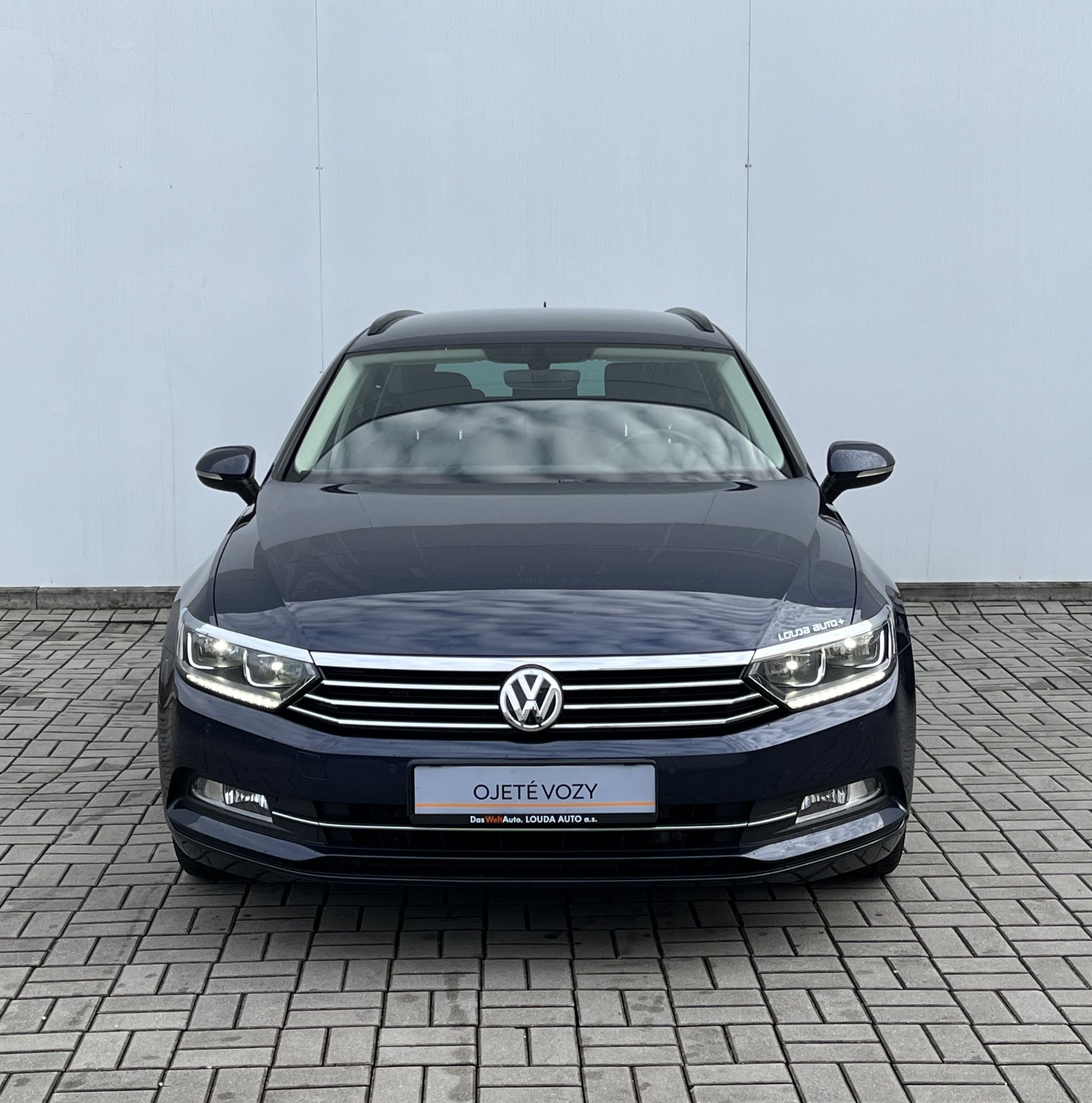 Volkswagen Passat, Comfortline 2.0 TDI 110 kW - fotka 4