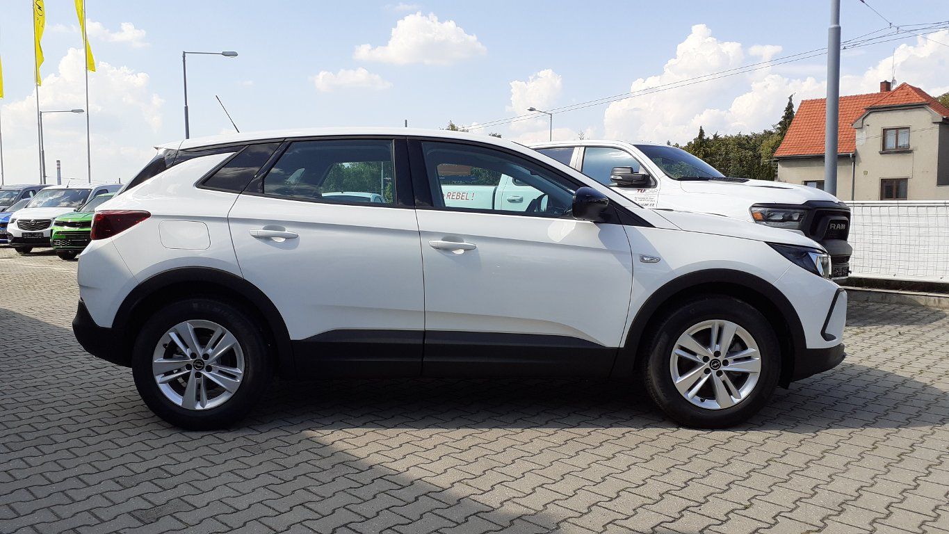 Opel Grandland, 1,2 Turbo 96 kW MT6 - fotka 5
