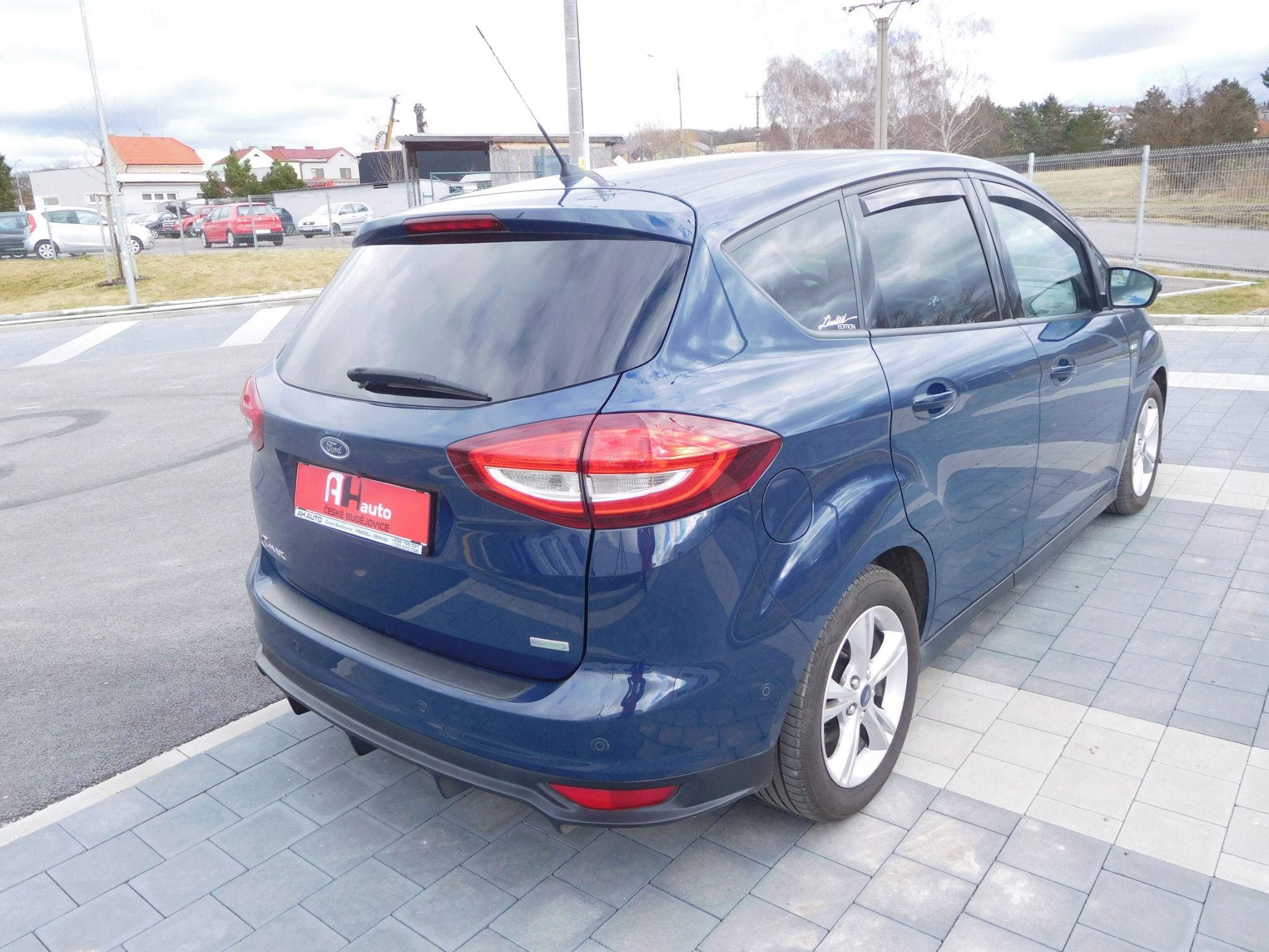 Ford C-MAX, 1,0i EB ST-LINE, 74 kW, Klima - fotka 3