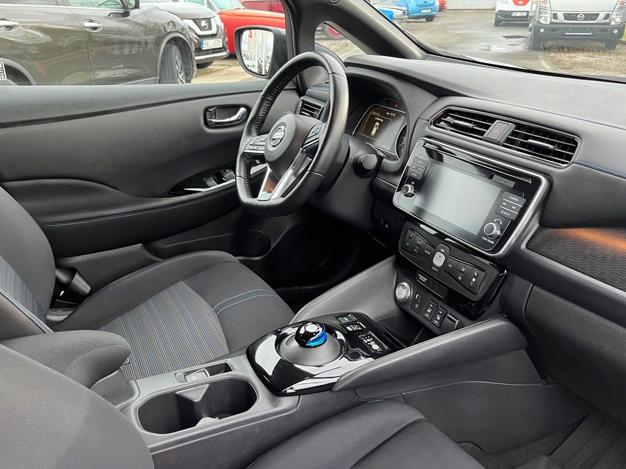 Nissan LEAF, 40kWh N-Connecta + ProPilot + - fotka 5