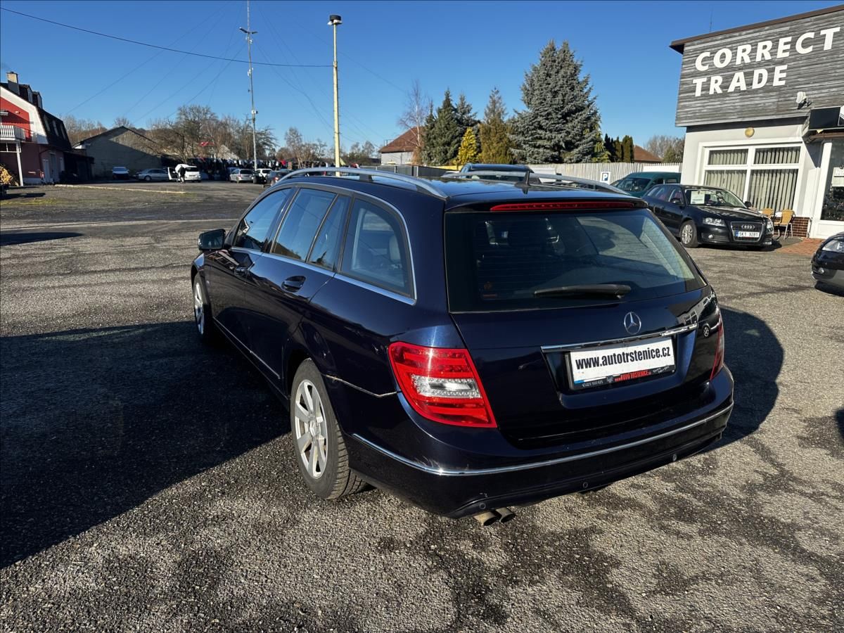 Mercedes-Benz Třídy C, 2,1 200CDI Avantgarde MANUAL - fotka 3