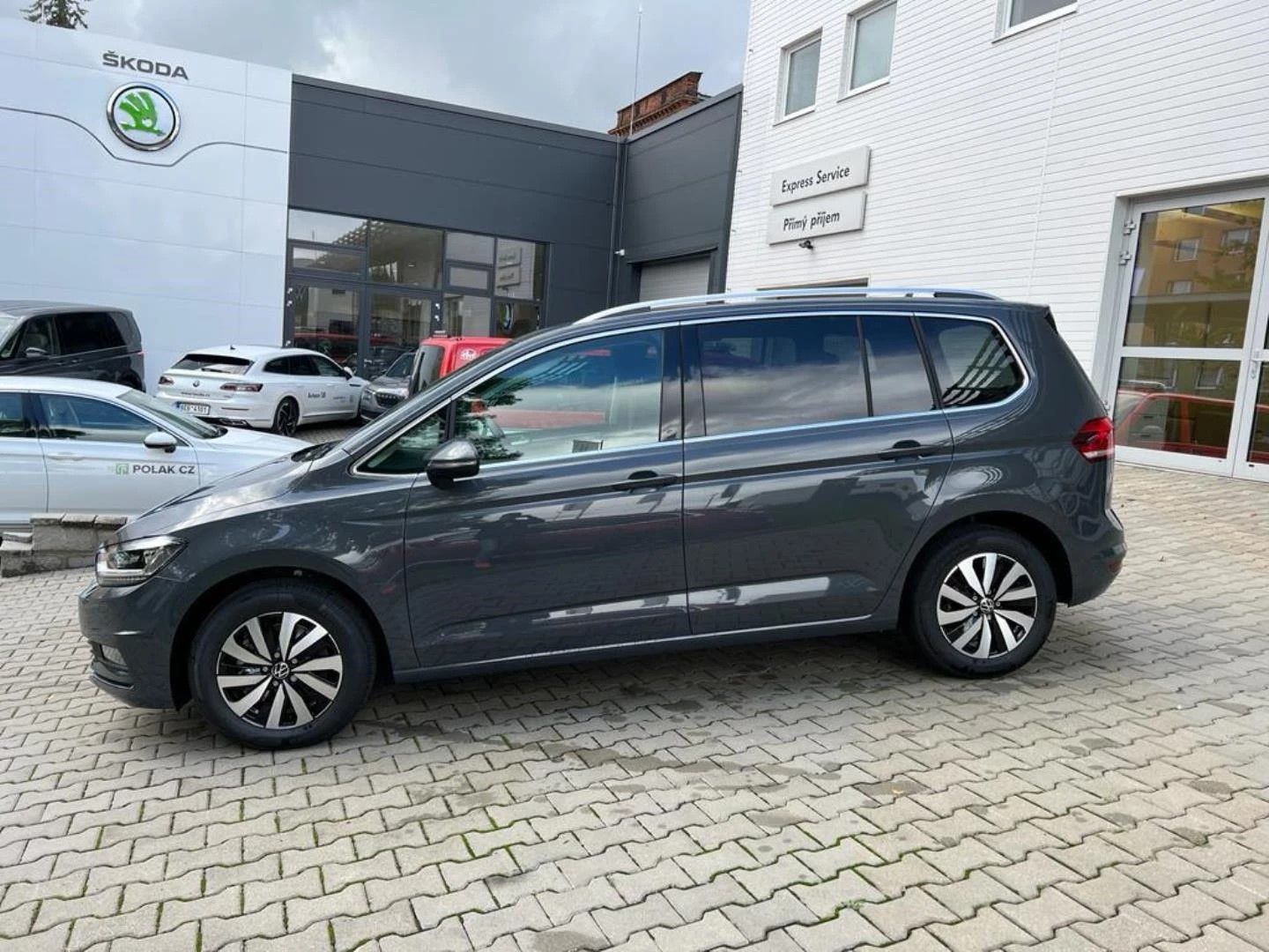 Volkswagen Touran, HL 1,5 TSI EVO 7DSG 110 kW - fotka 2