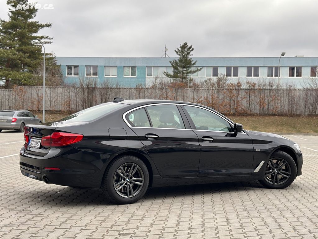 BMW Řada 5 G30 530d DE/HARMAN/HNĚDÁ KUŽE