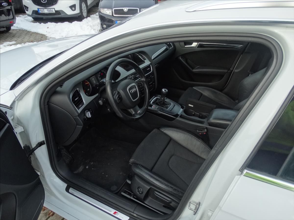 Audi A4, 2,0TDI 125KW S-Line PANO XENON - fotka 3